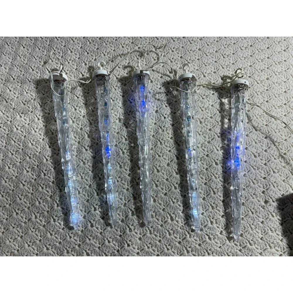 Vintage  LED Icicle Christmas 12” Lights 1 Strand Of 5 Requires 4 D Batteries